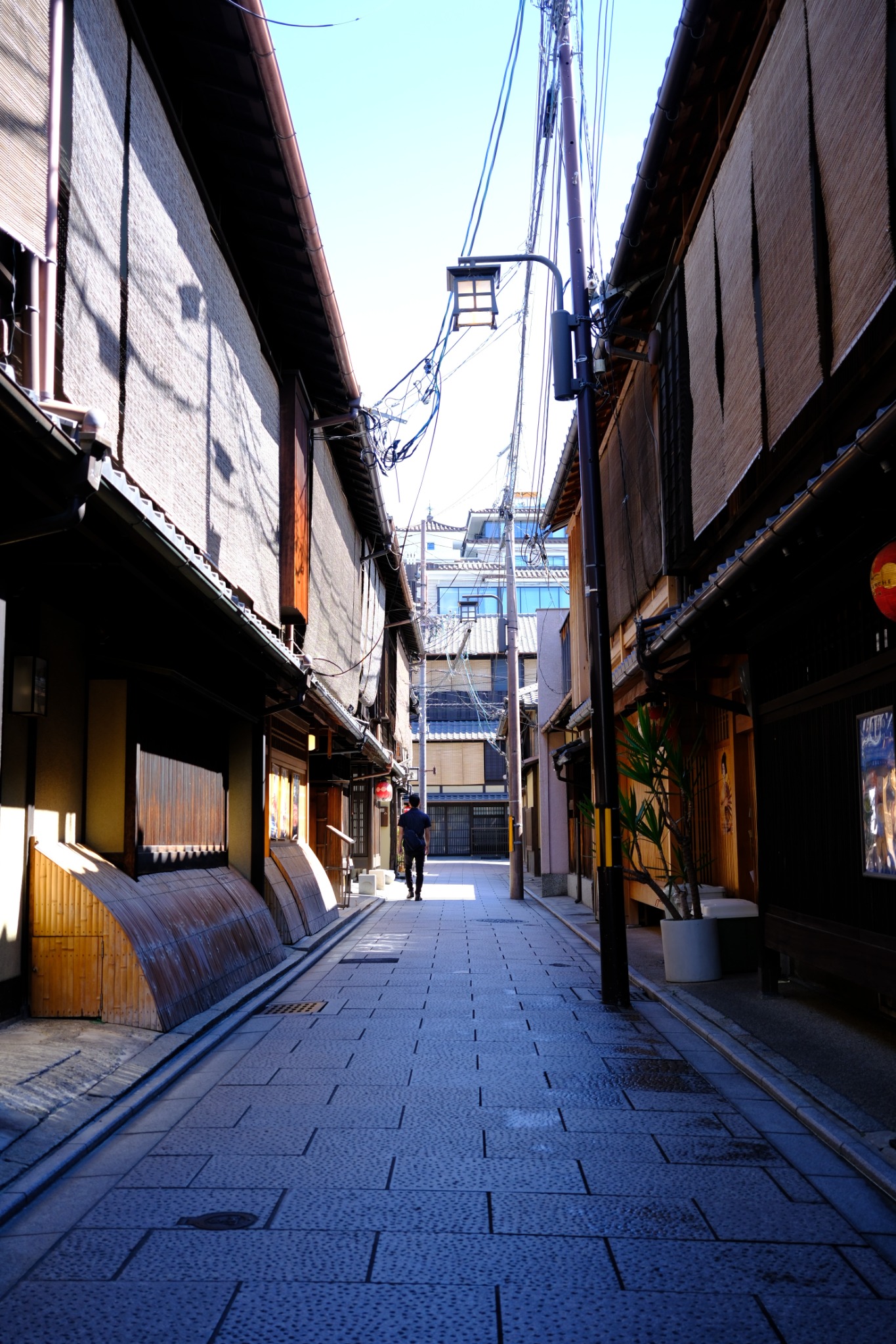 Vicolo tradizionale di Kyoto con architettura giapponese